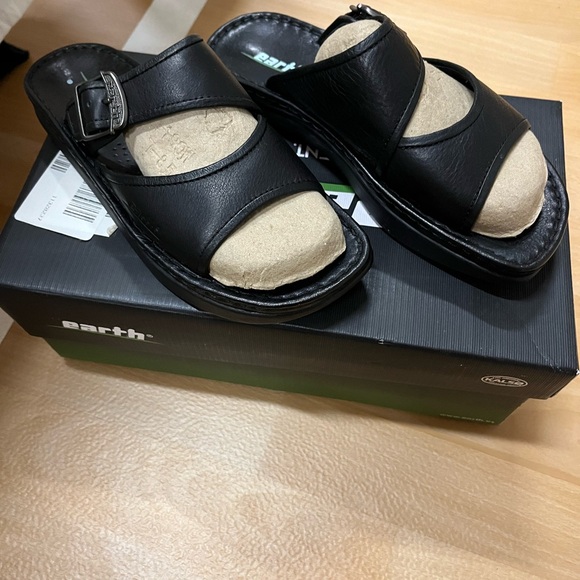 Earth Shoes - Leather Slides by Earth Shoes !